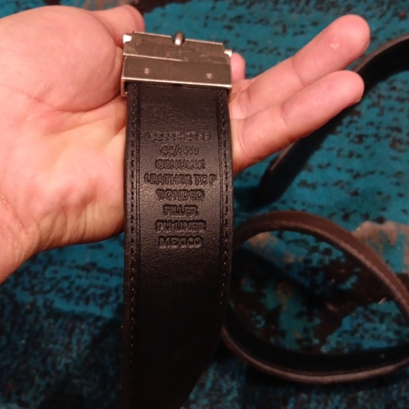 Levis Signature Brown Leather Belt size 44/110 - Picture 3 of 3